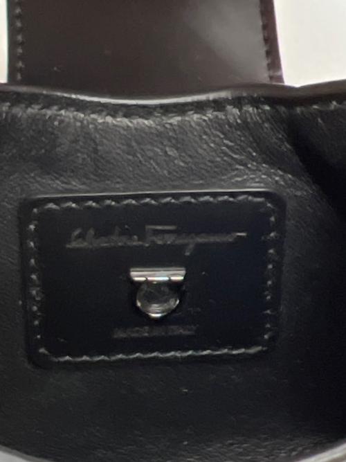 Salvatore Ferragamo（サルヴァトーレ フェラガモ）Salvatore Ferragamo (サルヴァトーレ フェラガモ) ミニバッグ トリフォリオ ブラックの古着・服飾アイテム