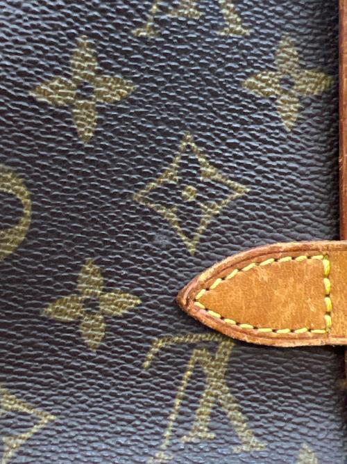 LOUIS VUITTON（ルイ ヴィトン）LOUIS VUITTON (ルイ ヴィトン) ショルダーバッグ ソミュール30 ブラウンの古着・服飾アイテム