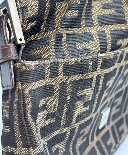 FENDI（フェンディ）FENDI (フェンディ) マンマバケット カーキ×ブラックの古着・服飾アイテム