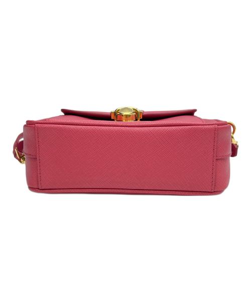 PRADA（プラダ）PRADA (プラダ) ショルダーバッグ サフィアーノレザー カメラバッグショルダー ピンクの古着・服飾アイテム