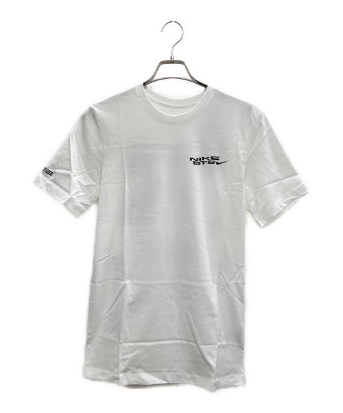 NIKE（ナイキ）NIKE (ナイキ) BTS (ビーティーエス) NIKE×BTS ツアーTシャツ  ホワイト サイズ:XS 未使用品の古着・服飾アイテム