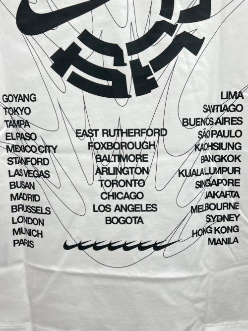 NIKE（ナイキ）NIKE (ナイキ) BTS (ビーティーエス) NIKE×BTS ツアーTシャツ  ホワイト サイズ:XS 未使用品の古着・服飾アイテム