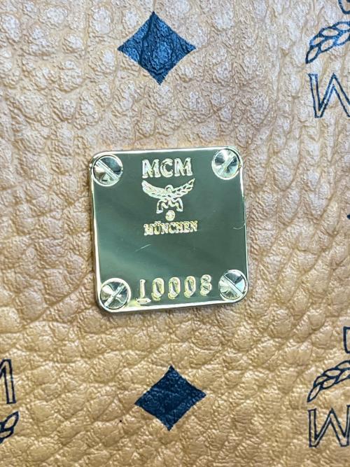 MCM（エムシーエム）MCM (エムシーエム) Stark サイドスタッズ バックパック ブラウンの古着・服飾アイテム