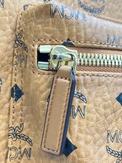 MCM（エムシーエム）MCM (エムシーエム) Stark サイドスタッズ バックパック ブラウンの古着・服飾アイテム