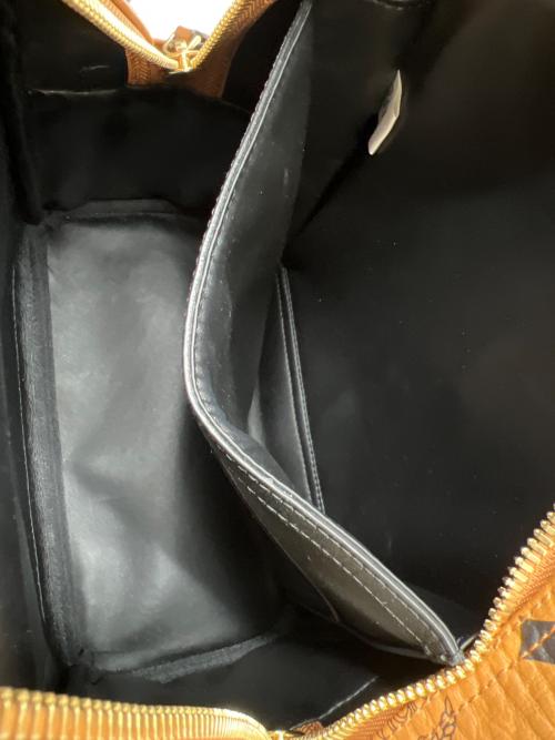 MCM（エムシーエム）MCM (エムシーエム) Stark サイドスタッズ バックパック ブラウンの古着・服飾アイテム