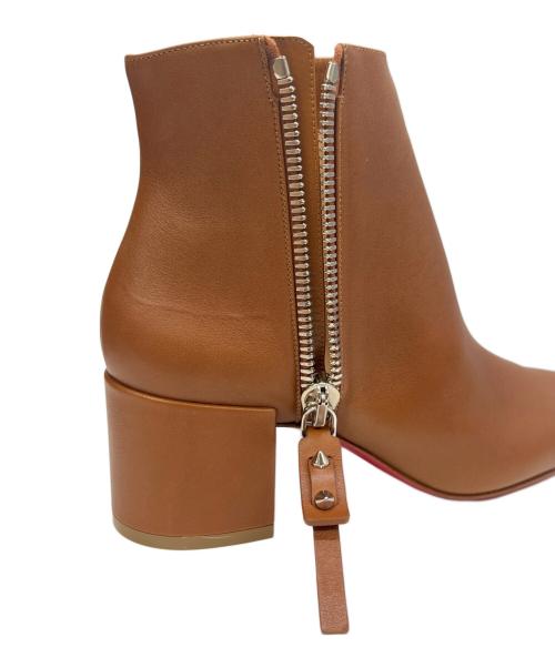 Christian Louboutin（クリスチャン・ルブタン）Christian Louboutin (クリスチャン・ルブタン) サイドジップブーツ ZIPTOTAL 55 ベージュ サイズ:36 1/2の古着・服飾アイテム