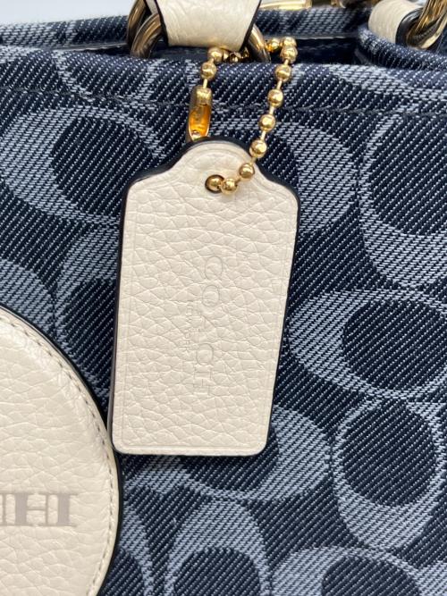COACH（コーチ）COACH (コーチ) 2WAYバッグ デンプシー キャリーオール ホワイト×グレーの古着・服飾アイテム