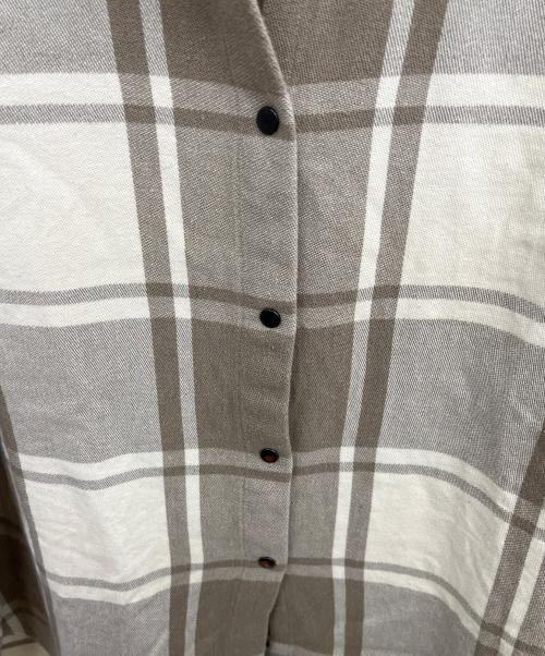 UNUSED（アンユーズド）UNUSED (アンユーズド) 長袖シャツ ベージュの古着・服飾アイテム