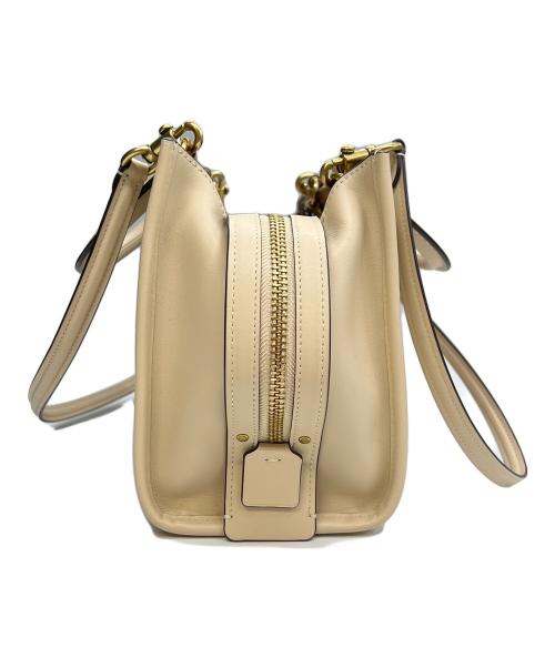 COACH（コーチ）COACH (コーチ) tom wesselmann (トム・ウェッセルマン) ショルダーバッグ Rogue 25 ベージュ×レッドの古着・服飾アイテム