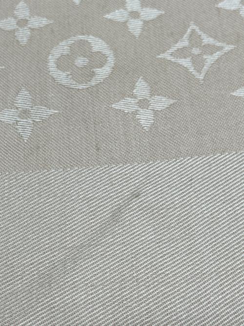 LOUIS VUITTON（ルイ ヴィトン）LOUIS VUITTON (ルイ ヴィトン) 大判ストール モノグラム・ショール ベージュの古着・服飾アイテム