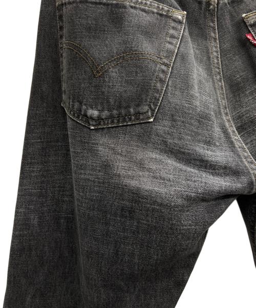LEVI'S（リーバイス）LEVI'S (リーバイス) 501 Black 先染め 2001年製 グレー サイズ:32の古着・服飾アイテム