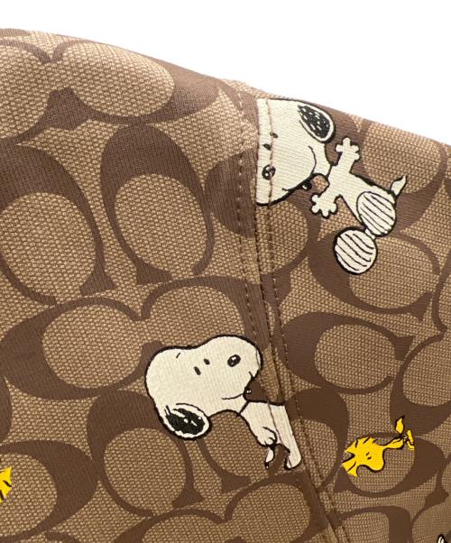 COACH（コーチ）COACH (コーチ) SNOOPY (スヌーピー) プルオーバーパーカー ブラウン サイズ:Mの古着・服飾アイテム