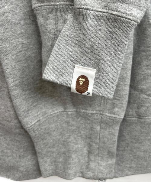 BAPE BY A BATHING APE（ベイプバイアベイシングエイプ）BAPE BY A BATHING APE (ベイプバイアベイシングエイプ) ジップパーカー グレー サイズ:Mの古着・服飾アイテム