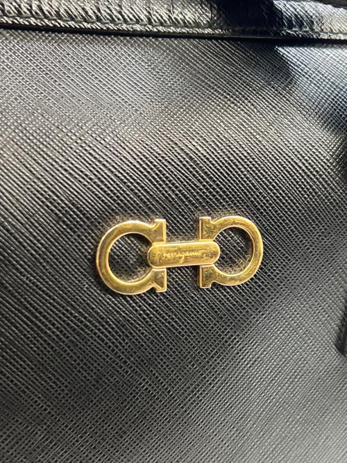 Salvatore Ferragamo（サルヴァトーレ フェラガモ）Salvatore Ferragamo (サルヴァトーレ フェラガモ) 2WAYハンドバッグ ガンチーニ ブラックの古着・服飾アイテム
