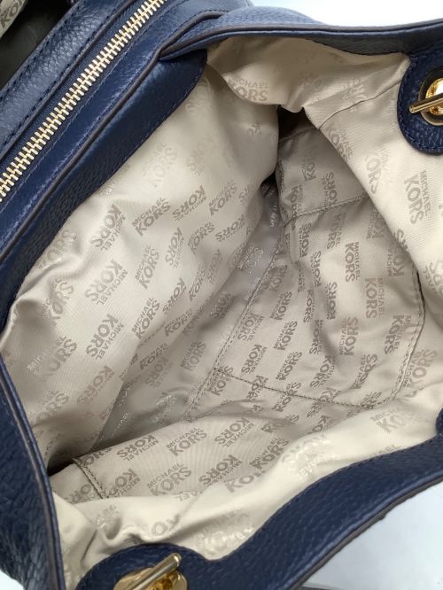 MICHAEL KORS（マイケル・コース）MICHAEL KORS (マイケルコース) ハンドバッグ ネイビー 未使用品の古着・服飾アイテム
