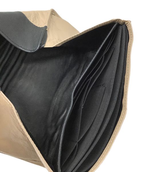 HIROKO HAYASHI（ヒロコ ハヤシ）HIROKO HAYASHI (ヒロコ ハヤシ) 長財布 ベージュ×ブラックの古着・服飾アイテム