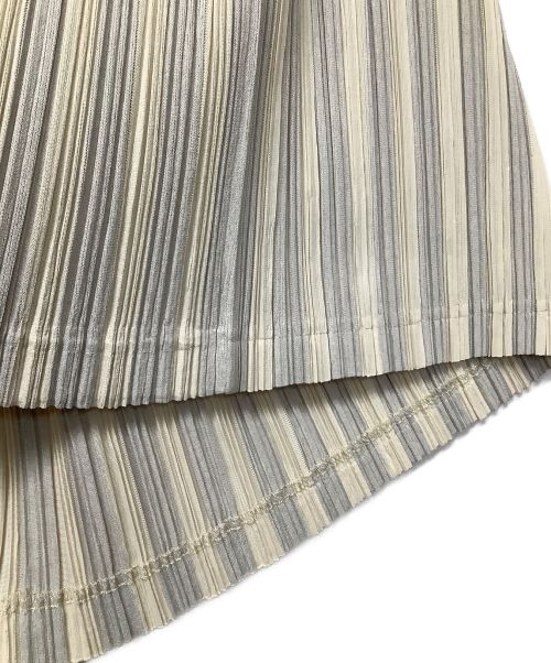 PLEATS PLEASE（プリーツプリーズ）PLEATS PLEASE (プリーツプリーズ) プリーツスカート グレー×アイボリー サイズ:3の古着・服飾アイテム
