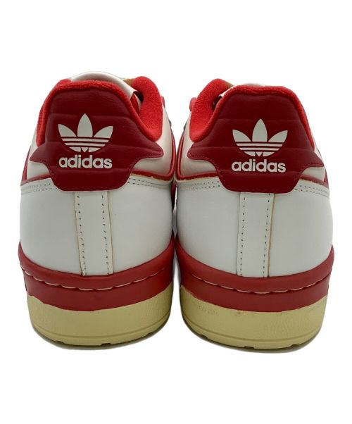 adidas（アディダス）adidas (アディダス) スニーカー ホワイト×レッド サイズ:27.5cmの古着・服飾アイテム