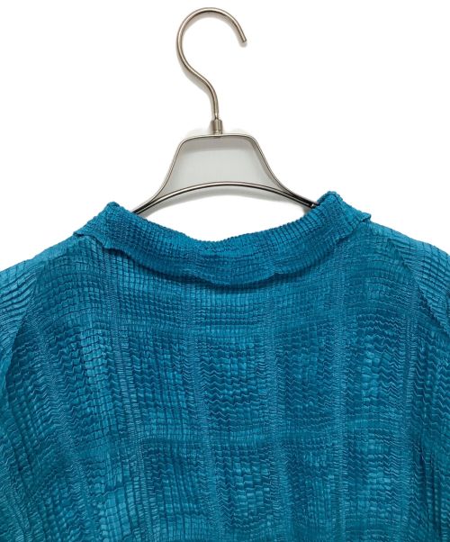 ISSEY MIYAKE（イッセイミヤケ）ISSEY MIYAKE (イッセイミヤケ) プリーツ加工カーディガン スカイブルー サイズ:2の古着・服飾アイテム