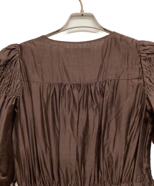 HER LIP TO（ハーリップトゥ）HER LIP TO (ハーリップトゥ) Airy Volume Sleeve Dress ブラウン サイズ:Sサイズ 未使用品の古着・服飾アイテム