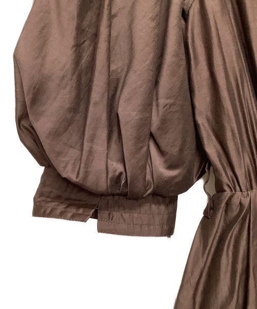 HER LIP TO（ハーリップトゥ）HER LIP TO (ハーリップトゥ) Airy Volume Sleeve Dress ブラウン サイズ:Sサイズ 未使用品の古着・服飾アイテム