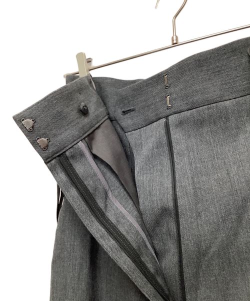 H BEAUTY&YOUTH（エイチ ビューティー&ユース）H BEAUTY&YOUTH (エイチ ビューティー&ユース) サスペンダー付パンツ グレー サイズ:Sの古着・服飾アイテム