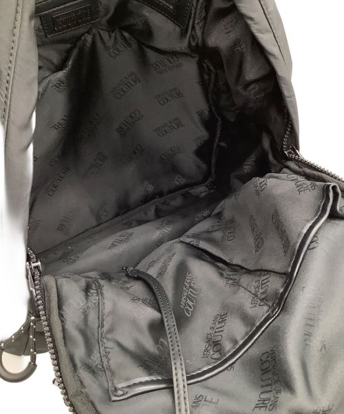 VERSACE JEANS COUTURE（ヴェルサーチ ジーンズクチュール）VERSACE JEANS COUTURE (ヴェルサーチ ジーンズクチュール) バックパック ブラックの古着・服飾アイテム
