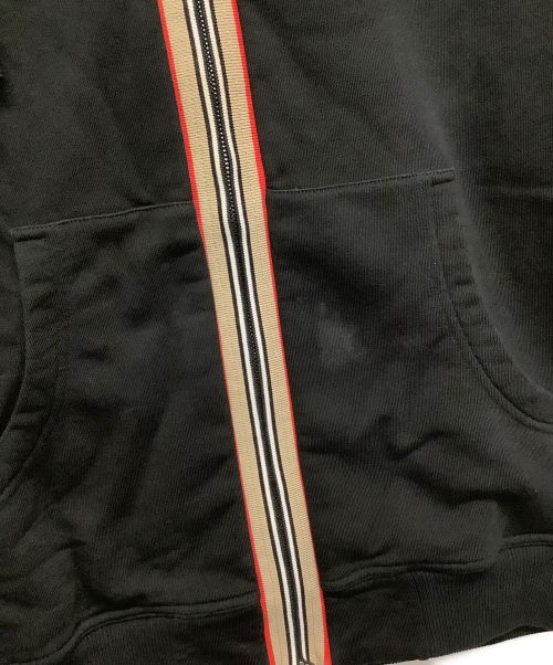 BURBERRY LONDON（バーバリーロンドン）BURBERRY LONDON (バーバリーロンドン) アイコンストライプ テープ パーカー ブラック サイズ:S Pの古着・服飾アイテム