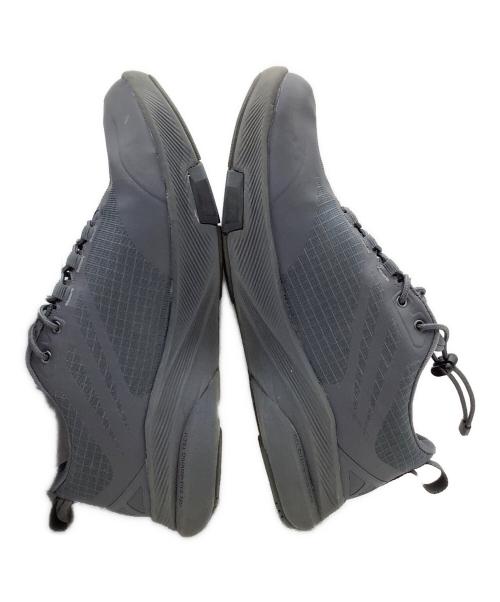 asics（アシックス）asics (アシックス) スニーカー グレー サイズ:24cmの古着・服飾アイテム