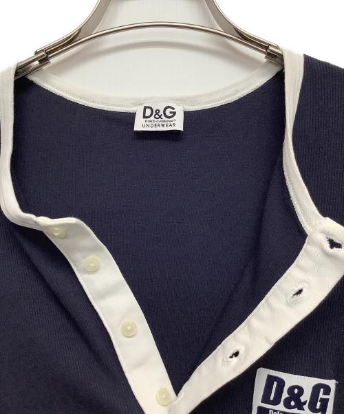 DOLCE & GABBANA（ドルチェ＆ガッバーナ）DOLCE & GABBANA (ドルチェ＆ガッバーナ) ヘンリーネックカットソー ネイビー×ホワイト サイズ:Sの古着・服飾アイテム