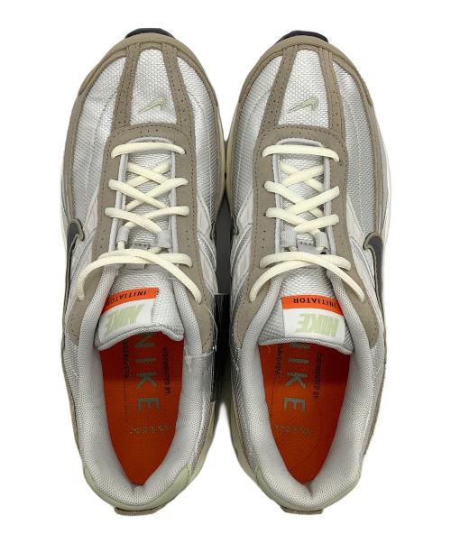 NIKE（ナイキ）NIKE (ナイキ) スニーカー グレー×ベージュ サイズ:US9.5の古着・服飾アイテム