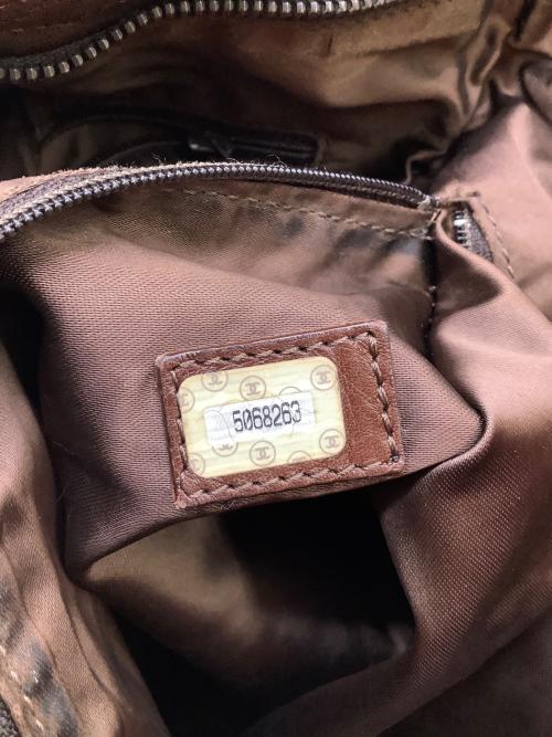 CHANEL（シャネル）CHANEL (シャネル) ショルダーバッグ ブラウンの古着・服飾アイテム