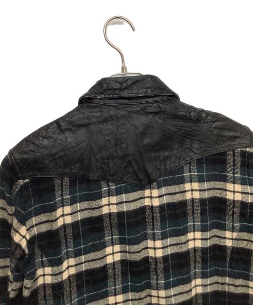 ISAMU KATAYAMA BACKLASH（イサムカタヤマ・バックラッシュ）ISAMU KATAYAMA BACKLASH (イサムカタヤマ・バックラッシュ) レザー切替ウェスタンシャツ グリーン サイズ:Mの古着・服飾アイテム