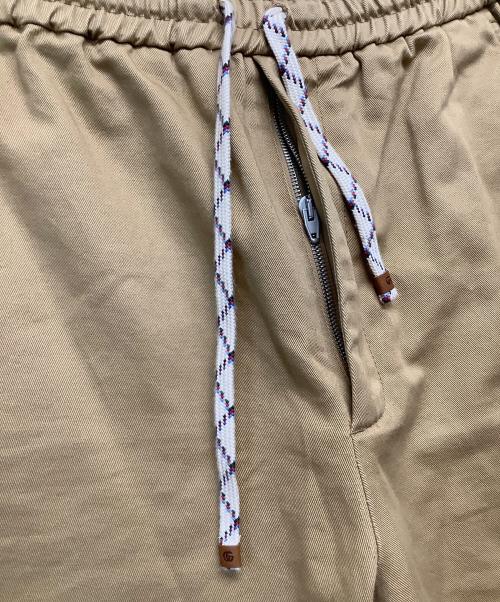 GUCCI（グッチ）GUCCI (グッチ) ロゴプリントドローストリングパンツ ベージュ サイズ:44の古着・服飾アイテム