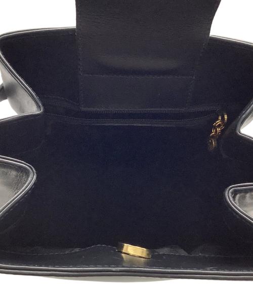 Salvatore Ferragamo（サルヴァトーレ フェラガモ）Salvatore Ferragamo (サルヴァトーレ フェラガモ) Salvatore Ferragamo　巾着ショルダー　　　ショルダーバッグ ブラックの古着・服飾アイテム