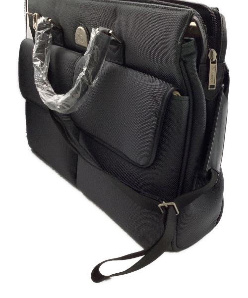 Burberry's（バーバリー）Burberry's (バーバリーズ) メッセンジャーバッグBurberry's グリーン 未使用品の古着・服飾アイテム