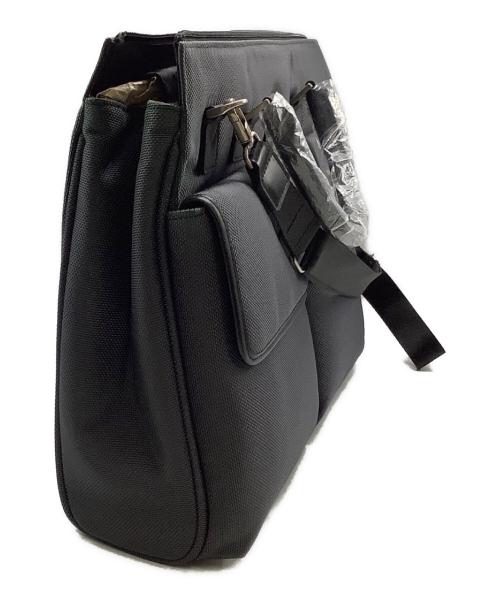 Burberry's（バーバリー）Burberry's (バーバリーズ) メッセンジャーバッグBurberry's グリーン 未使用品の古着・服飾アイテム