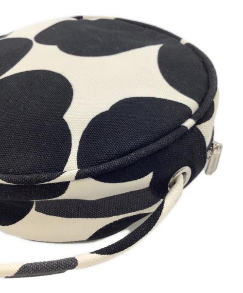 marimekko（マリメッコ）marimekko (マリメッコ) 円形ショルダーバッグ ホワイト×ブラックの古着・服飾アイテム