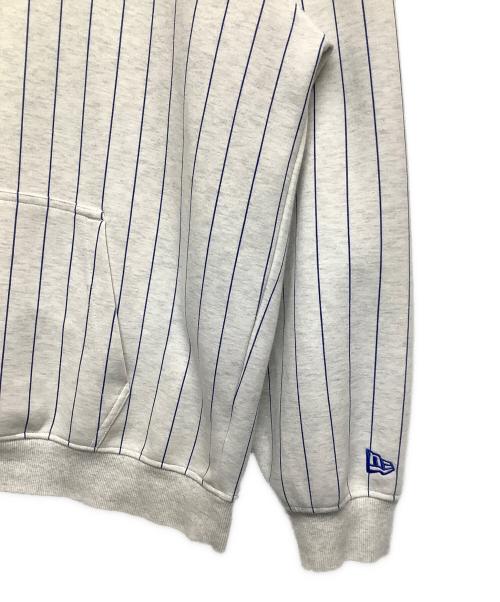 New Era（ニューエラ）New Era (ニューエラ) プルオーバーパーカー ホワイト×ブルー サイズ:XLの古着・服飾アイテム