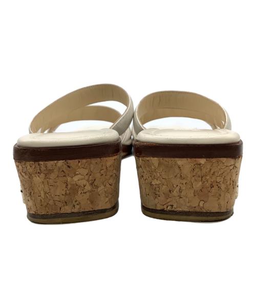 JIMMY CHOO（ジミーチュウ）JIMMY CHOO (ジミーチュウ) サンダル ホワイト サイズ:37 1/2の古着・服飾アイテム