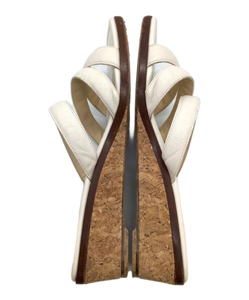 JIMMY CHOO（ジミーチュウ）JIMMY CHOO (ジミーチュウ) サンダル ホワイト サイズ:37 1/2の古着・服飾アイテム