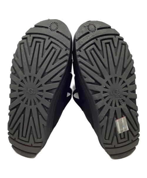 UGG（アグ）UGG (アグ) 厚底サンダル ブラック サイズ:25cmの古着・服飾アイテム