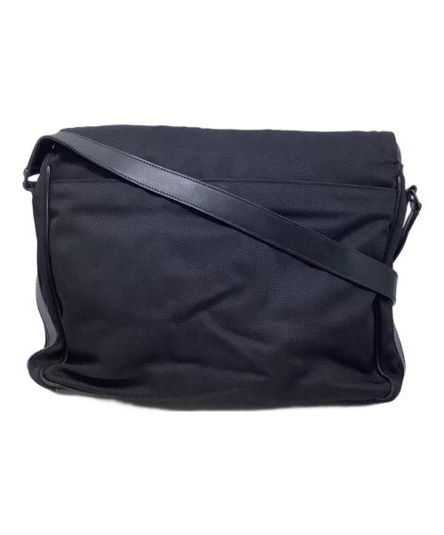 GIORGIO ARMANI（ジョルジョアルマーニ）GIORGIO ARMANI (ジョルジョアルマーニ) メッセンジャーバッグGIORGIO ARMANI ブラックの古着・服飾アイテム