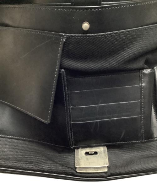 GIORGIO ARMANI（ジョルジョアルマーニ）GIORGIO ARMANI (ジョルジョアルマーニ) メッセンジャーバッグGIORGIO ARMANI ブラックの古着・服飾アイテム