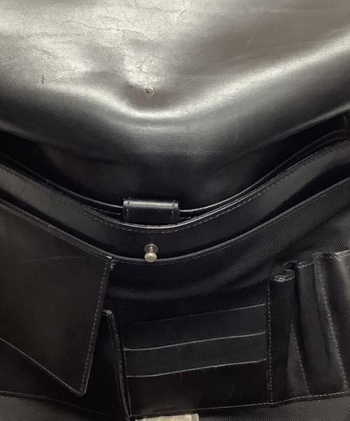 GIORGIO ARMANI（ジョルジョアルマーニ）GIORGIO ARMANI (ジョルジョアルマーニ) メッセンジャーバッグGIORGIO ARMANI ブラックの古着・服飾アイテム