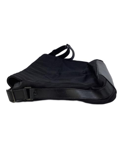 GIORGIO ARMANI（ジョルジョアルマーニ）GIORGIO ARMANI (ジョルジョアルマーニ) メッセンジャーバッグGIORGIO ARMANI ブラックの古着・服飾アイテム