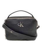 Calvin Kleinカルバンクライン）の古着「モノグラムランチカメラバッグ」｜ブラック