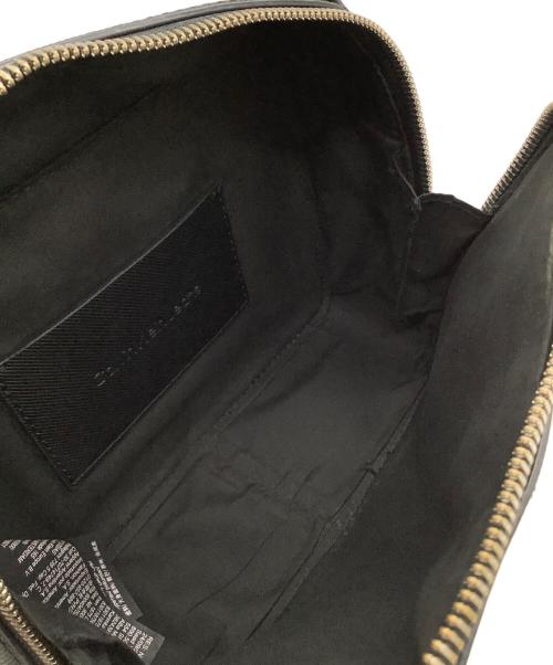 Calvin Klein（カルバンクライン）Calvin Klein (カルバンクライン) モノグラムランチカメラバッグ ブラックの古着・服飾アイテム