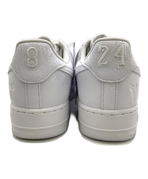 NIKE（ナイキ）NIKE (ナイキ) Kobe Bryant AIR FORCE1 LOW ホワイト サイズ:26.5cm 未使用品の古着・服飾アイテム