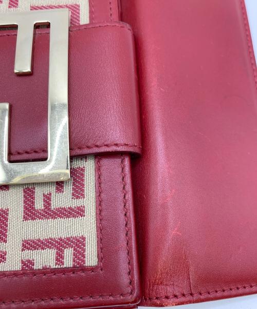 FENDI（フェンディ）FENDI (フェンディ) 2つ折り財布　FENDI　ズッキーノ ベージュ×レッドの古着・服飾アイテム